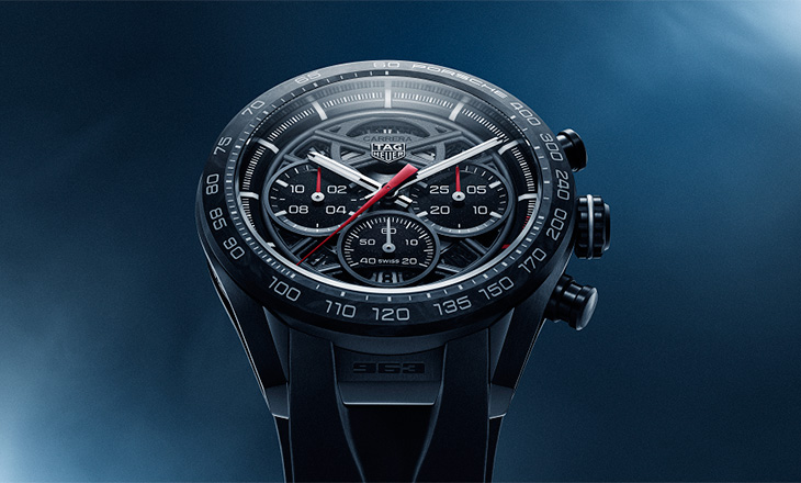 استعدادًا لسباق لا مثيل له ... دقة ساعة TAG Heuer تتحلى بقوة سيارات Porsche الأسطورية